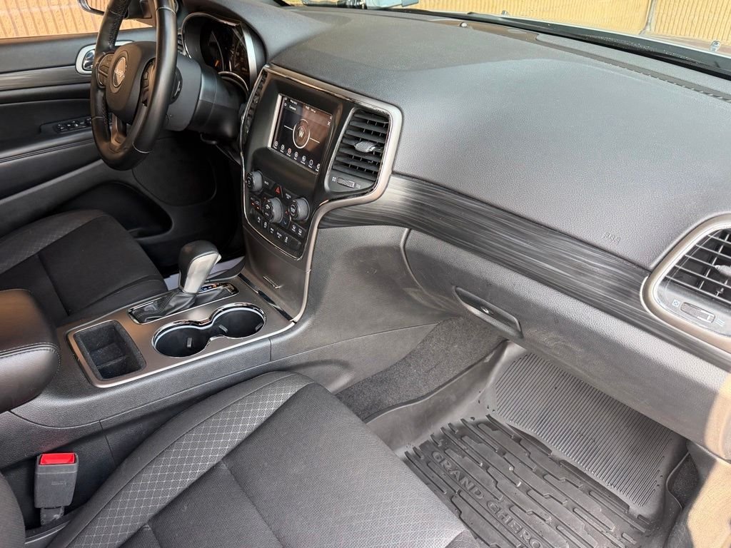 Used 2021 Billet Silver Metallic Jeep Laredo E image 41