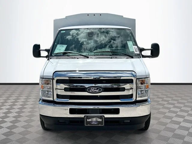 New 2026 Oxford White Ford Base image 2