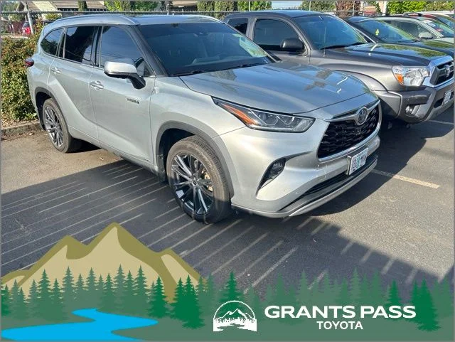 2020 Toyota Highlander Platinum Hybrid 4x4's photo