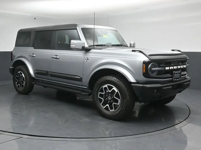 2023 Ford Bronco Outer Banks 4x4's photo