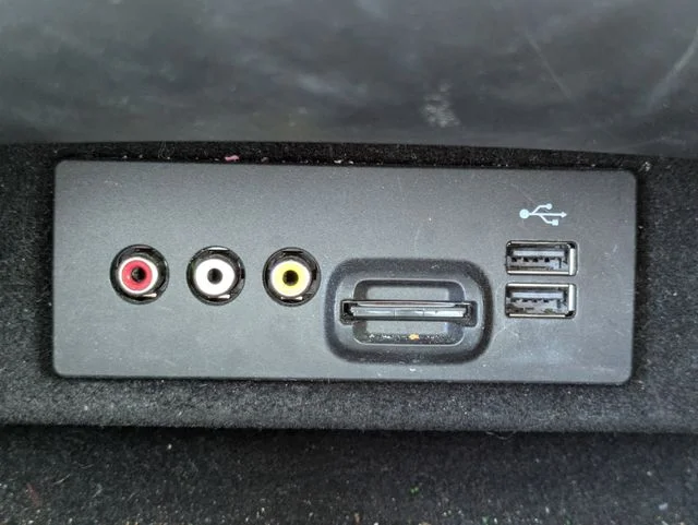 Used 2014 Gray Lincoln Base image 23