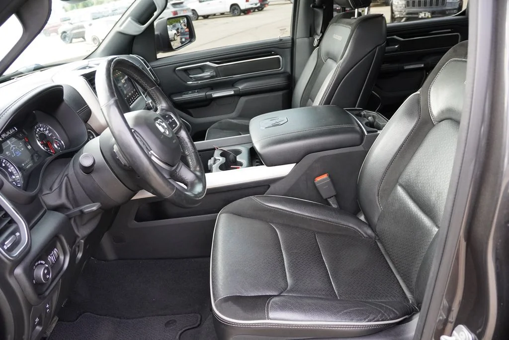Used 2019 Granite Crystal Metallic Clearcoat Ram Laramie image 4