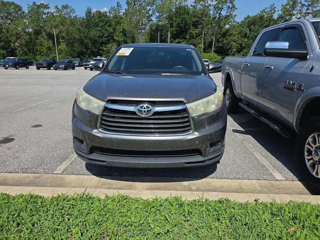 Used 2016 Gray Toyota LE V6 image 2