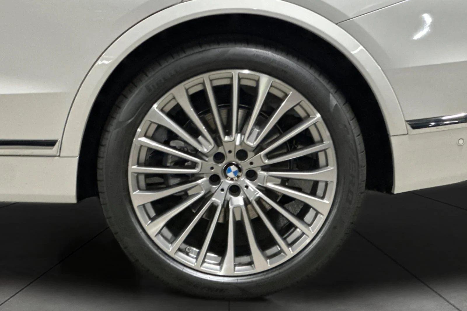 New 2027 Alpine White BMW xDrive40i image 27