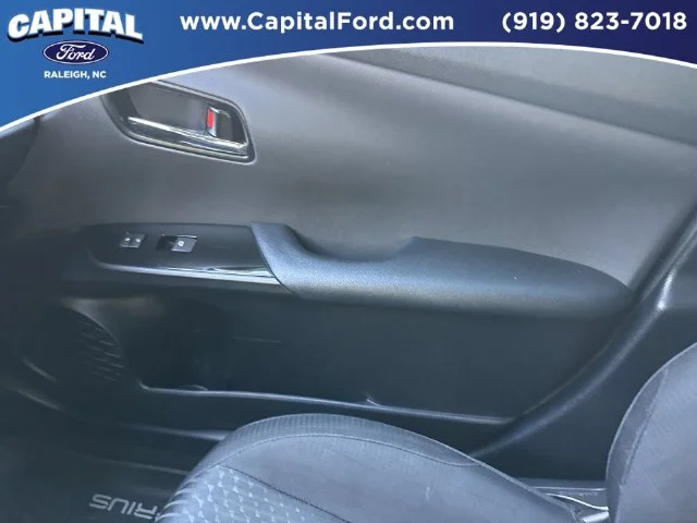 Used 2018 Silver Toyota Two image 28