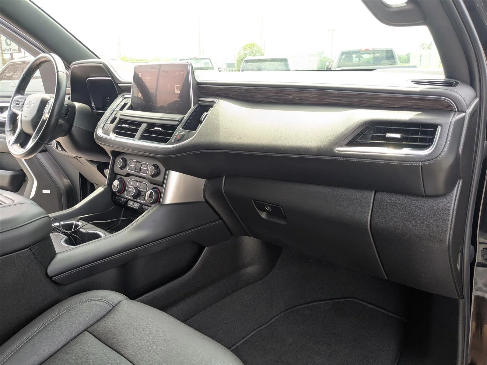 Used 2022 Black Chevrolet Z71 image 33