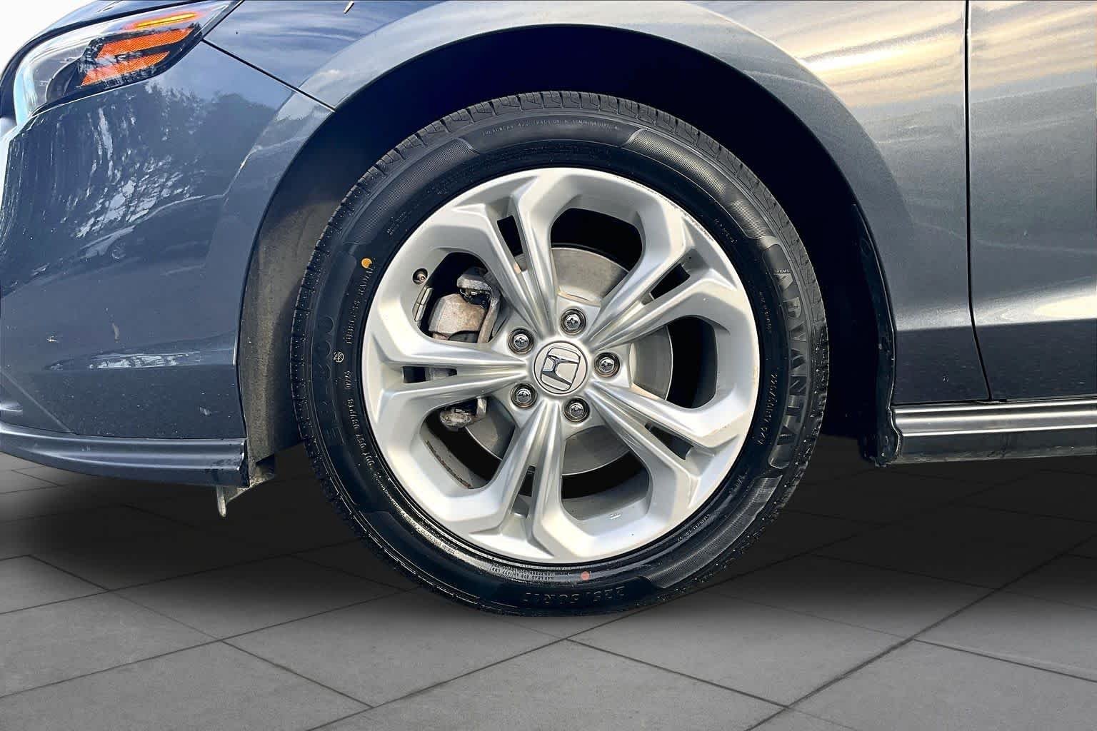 Used 2024 Meteorite Gray Metallic Honda LX image 10