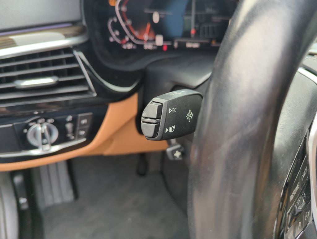 Used 2021 Black BMW 540i image 20