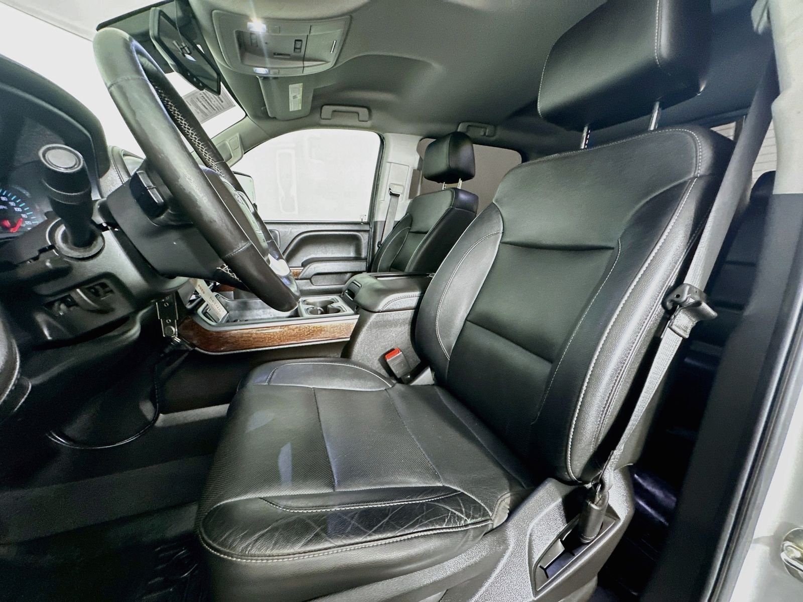 Used 2018 Quicksilver Metallic GMC SLT image 22