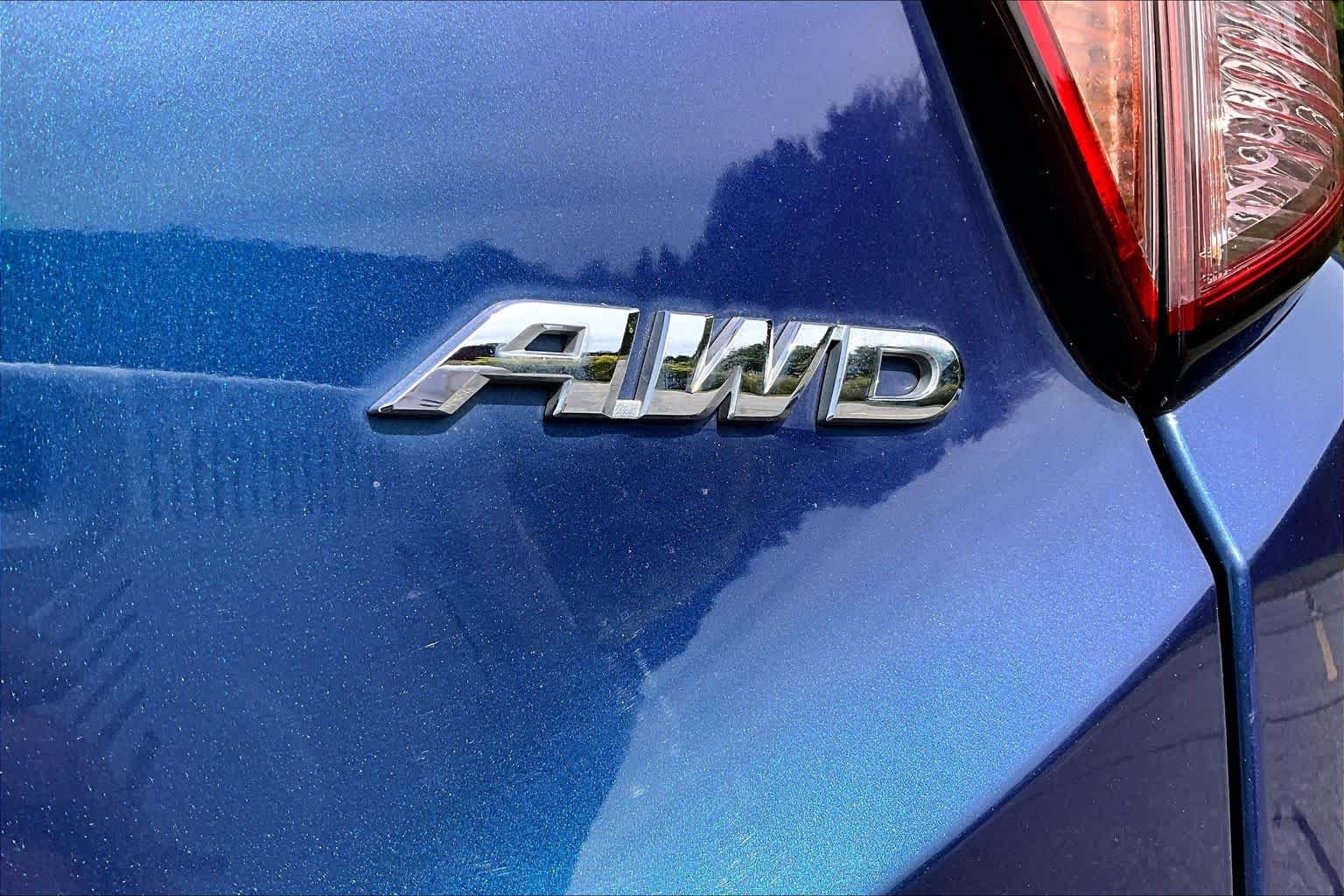 Used 2016 Alabaster Silver Metallic Honda EX-L w/Navi image 10