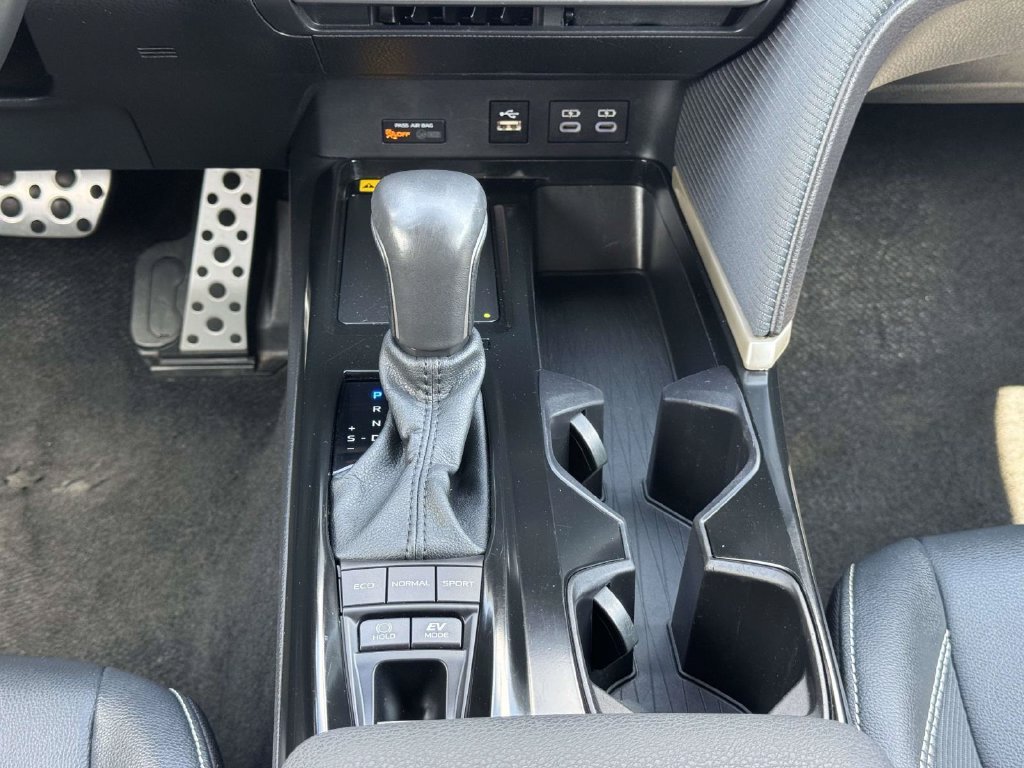 Used 2025 White Toyota SE image 6