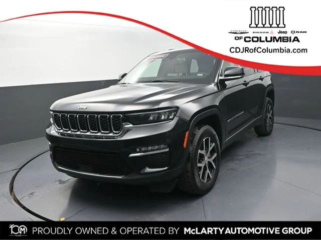 Used 2023 Black Jeep Limited image 1