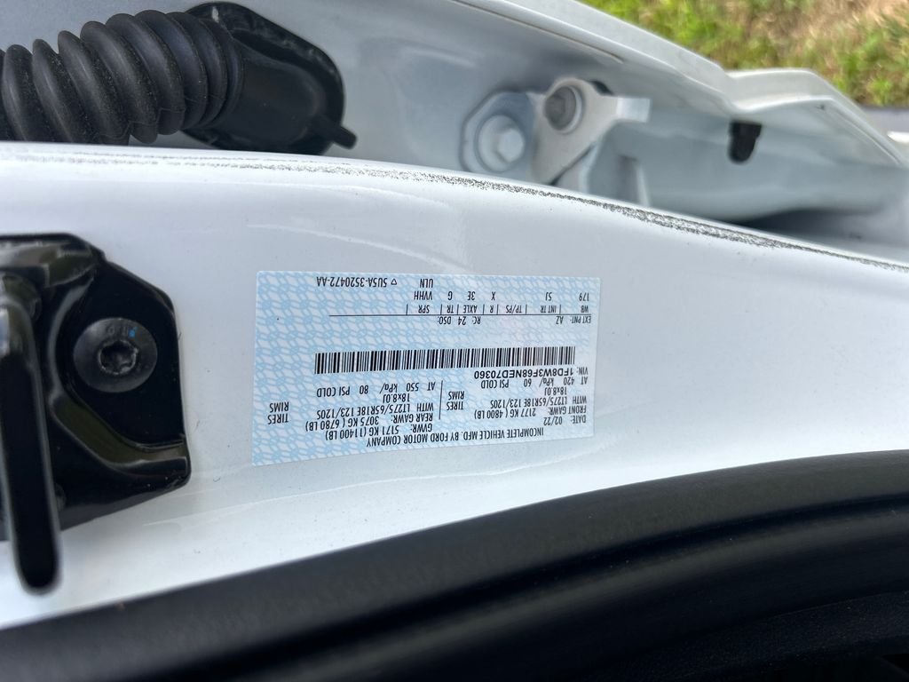 Used 2022 White Ford Lariat image 24