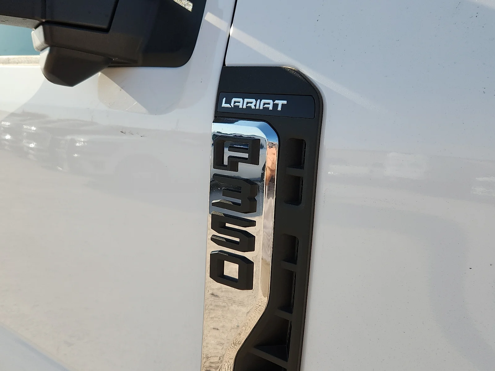 New 2026 Oxford White Ford Lariat image 10