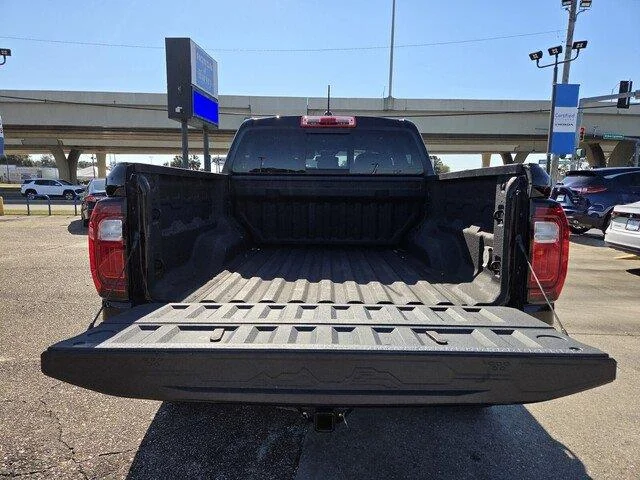 Used 2023 Onyx Black GMC 4WD AT4 image 26