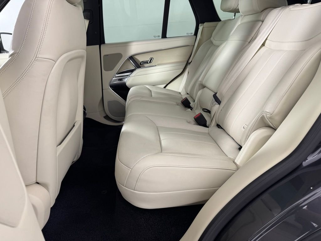 Used 2024 Carpathian Gray Premium Metallic Land Rover SE image 23