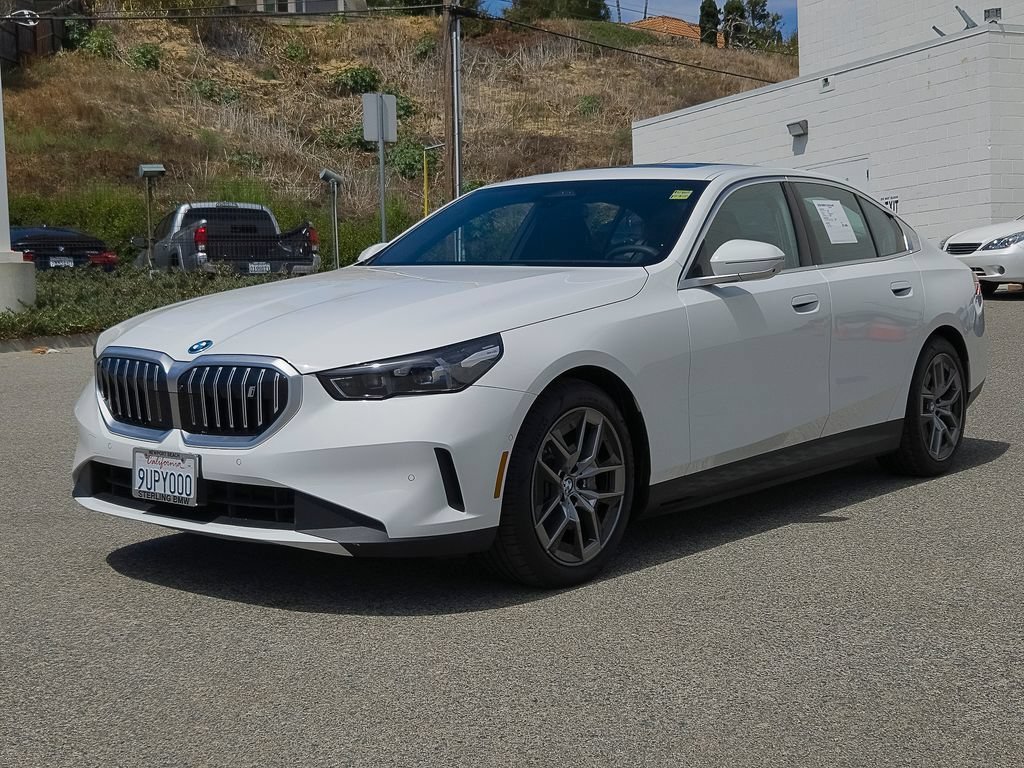 Used 2026 Alpine White BMW eDrive40 image 3