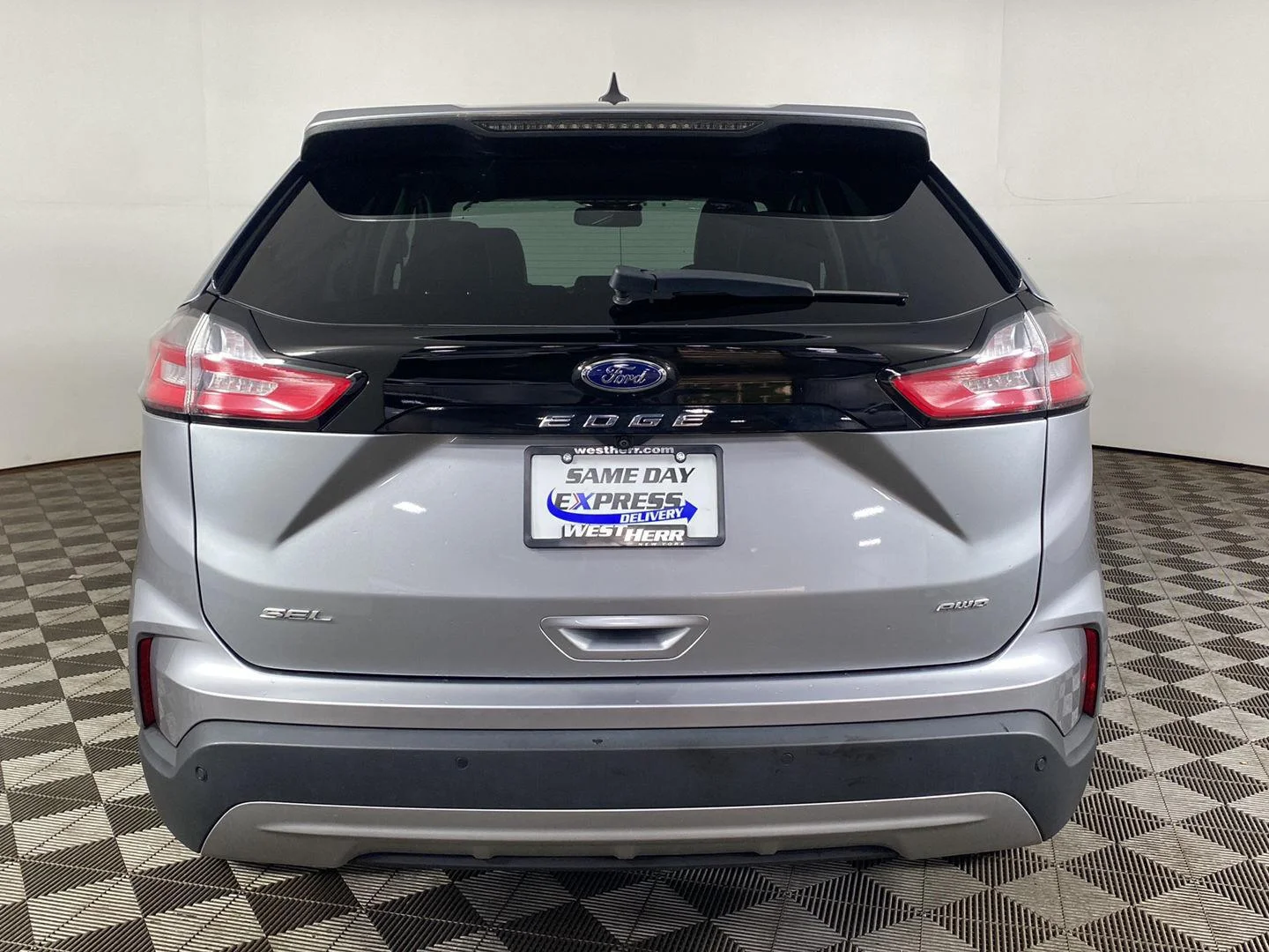 Used 2022 Iconic Silver Ford SEL image 21