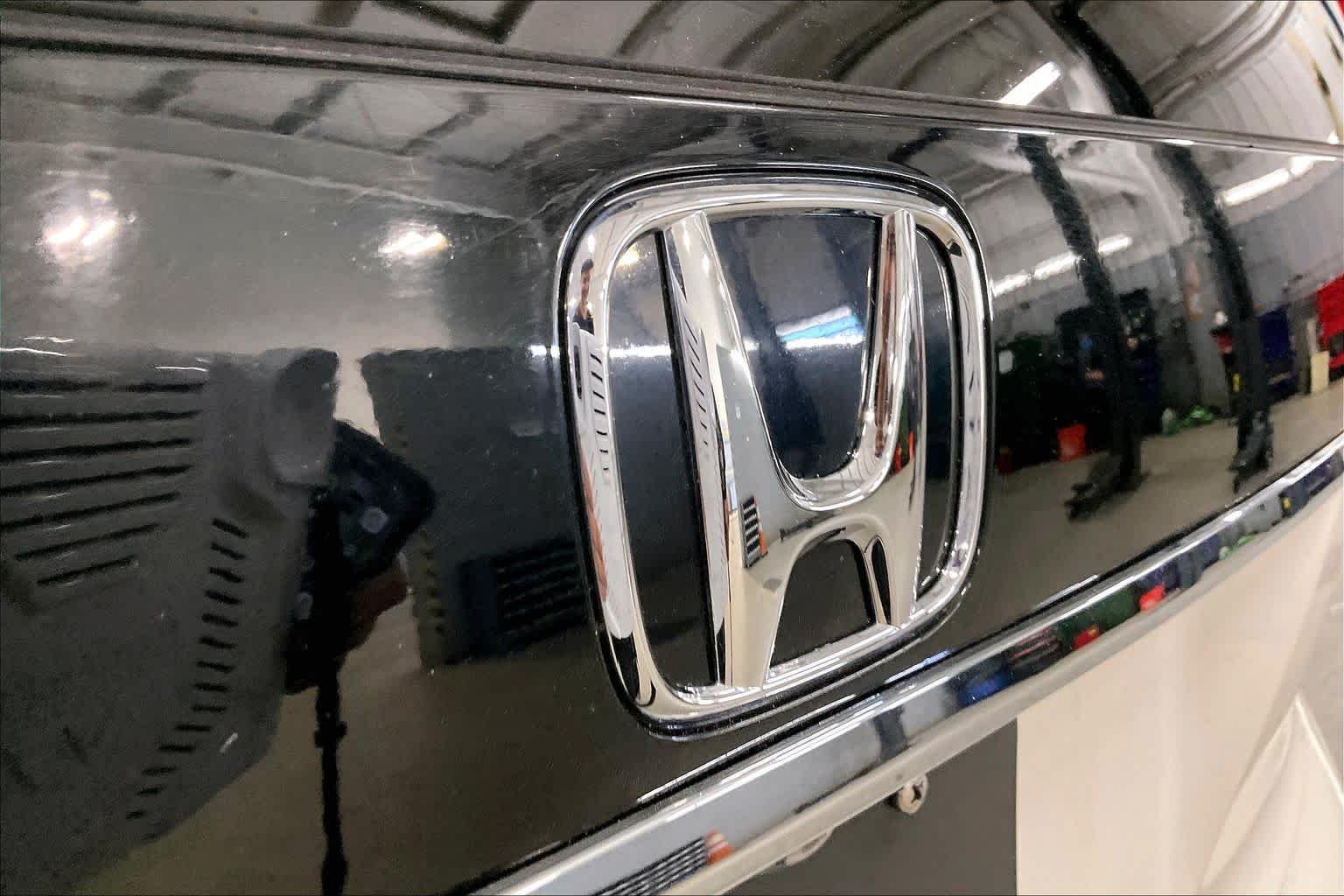 Used 2014 White Diamond Pearl Honda EX image 31
