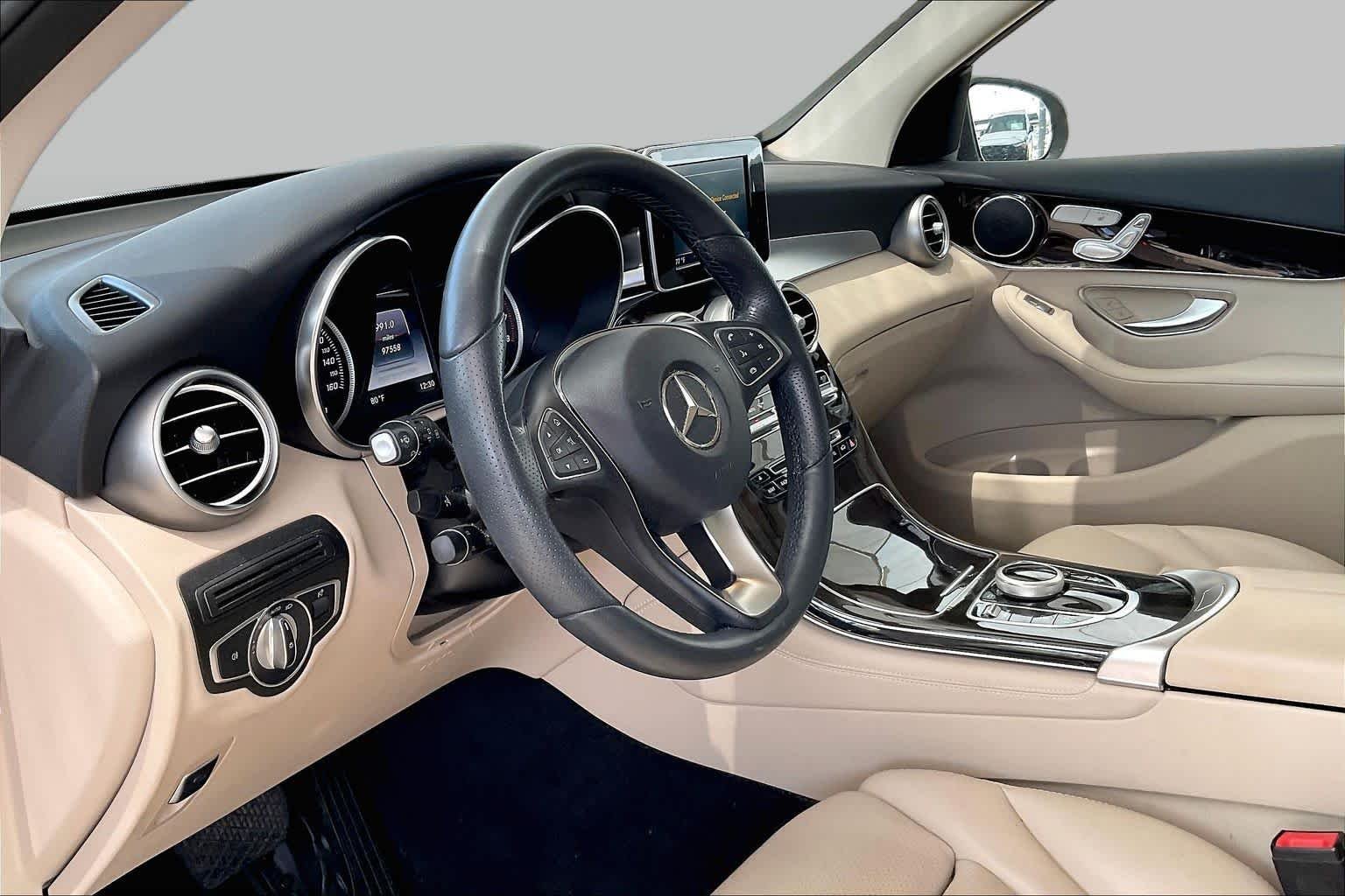 Used 2017 Diamond Silver Metallic Mercedes-Benz GLC 300 image 17