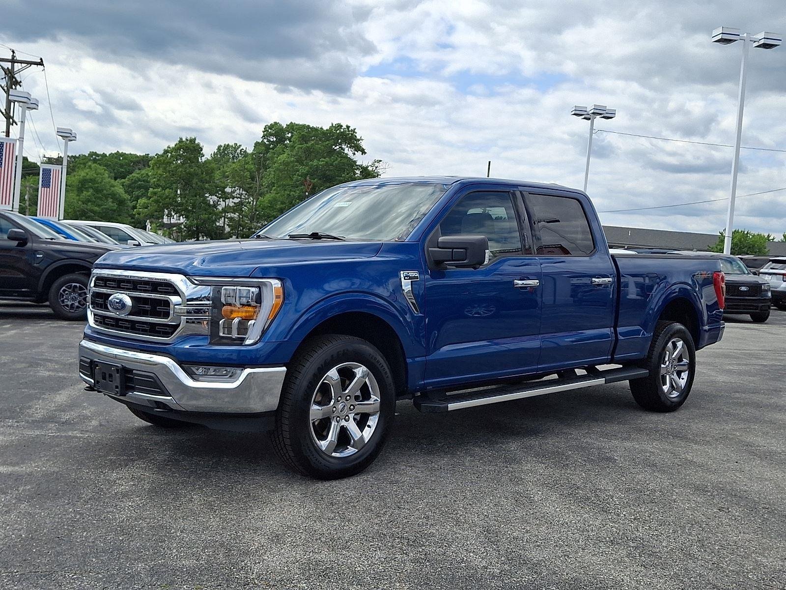 Certified Used 2022 Atlas Blue Ford XLT image 3