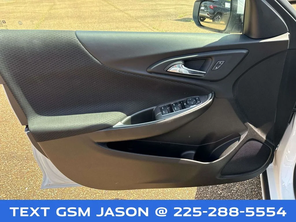 2025 Chevrolet Malibu 1LT - Photo 37