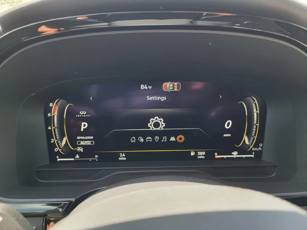 New 2027 RADIANT WHITE INFINITI Luxe AWD image 16
