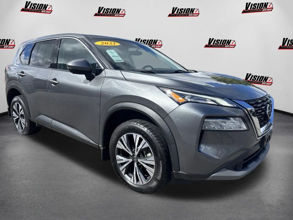 Used 2021 Gray Nissan SV image 3