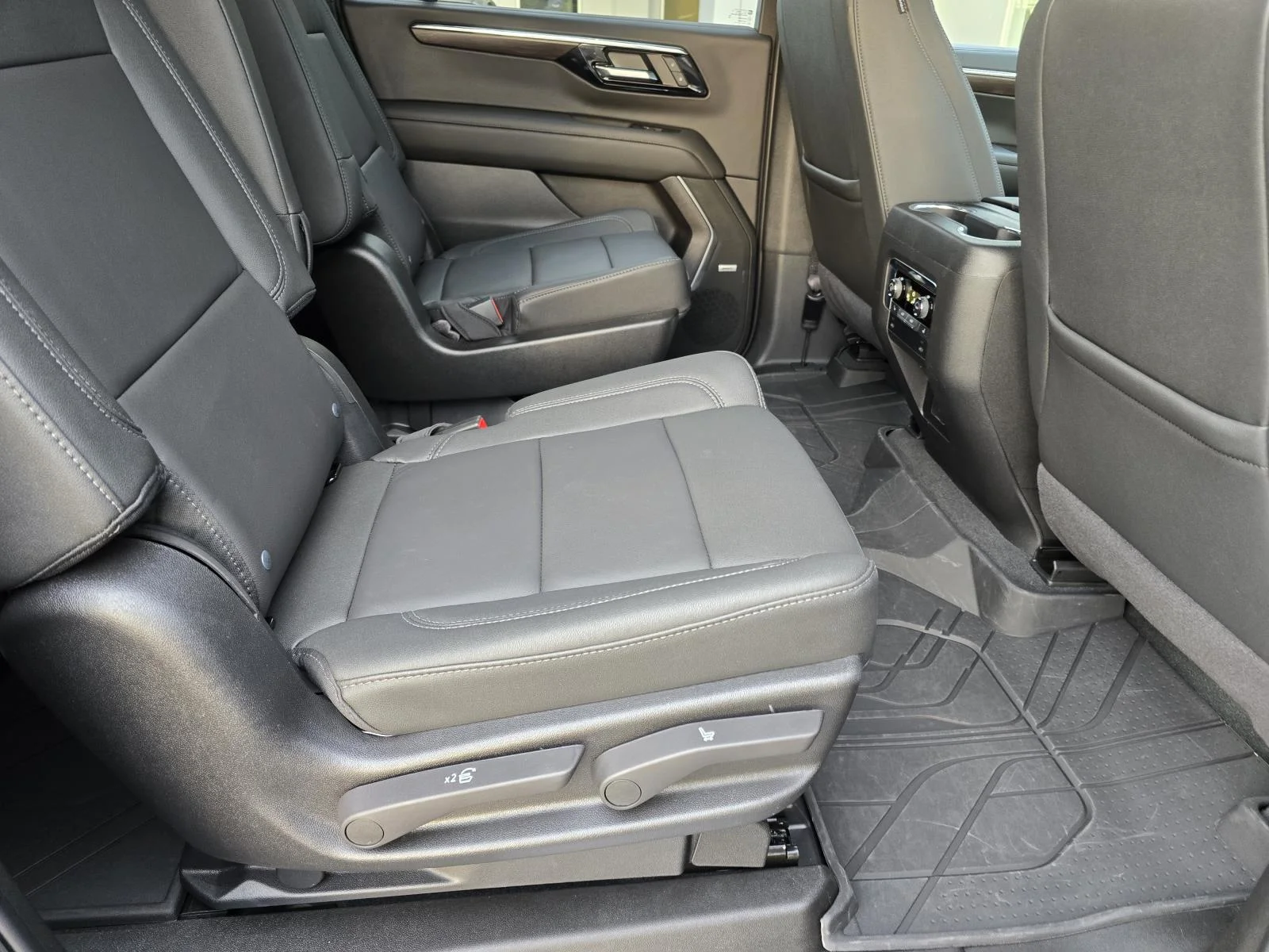 Used 2026 Black Chevrolet Z71 image 20