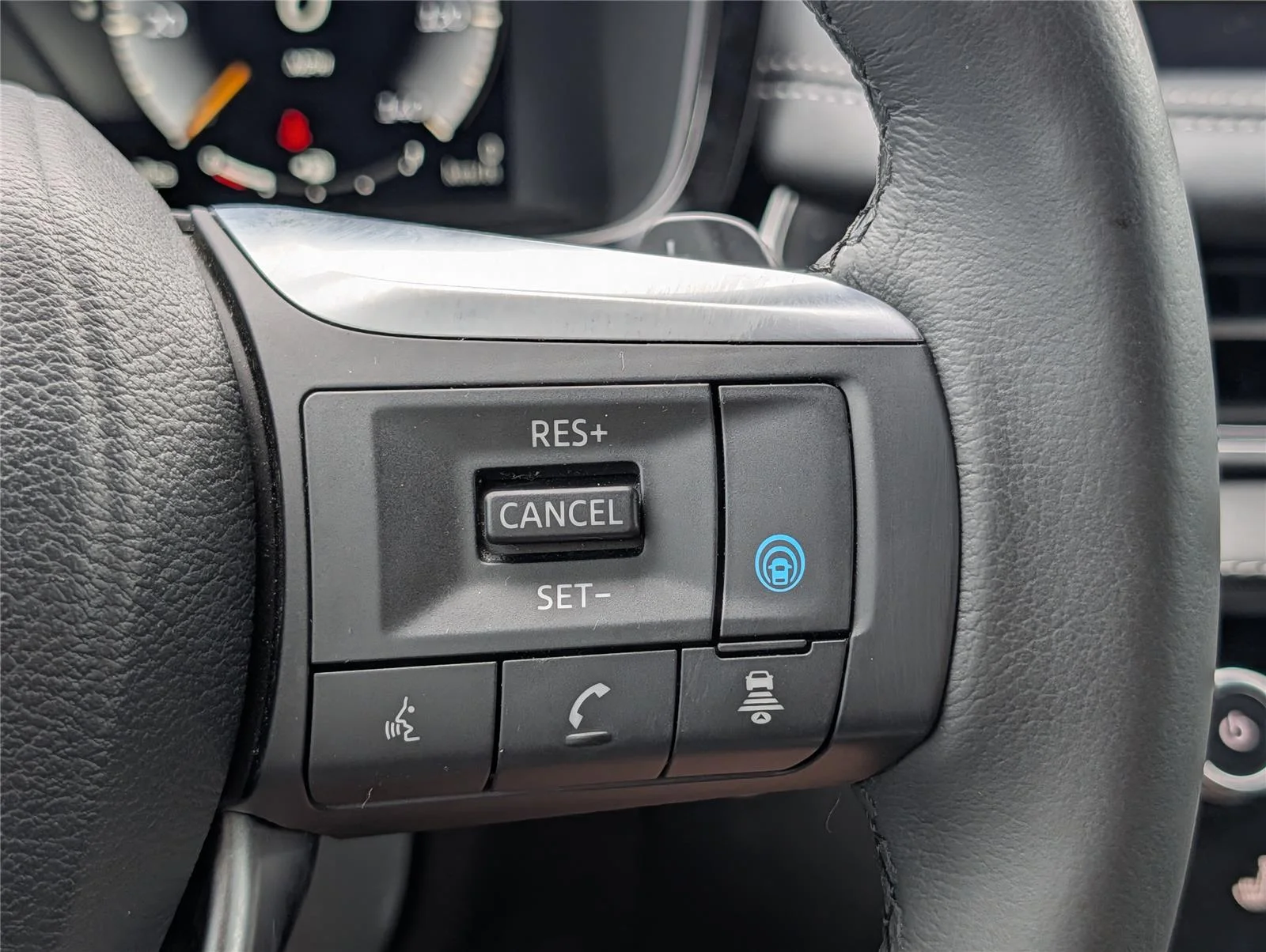 Used 2023 Mineral Black INFINITI LUXE image 25
