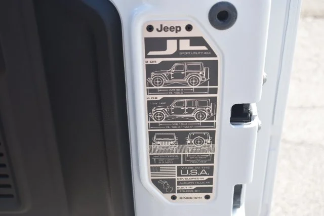 New 2027 Bright White Clear-Coat Paint Jeep Sport S image 17