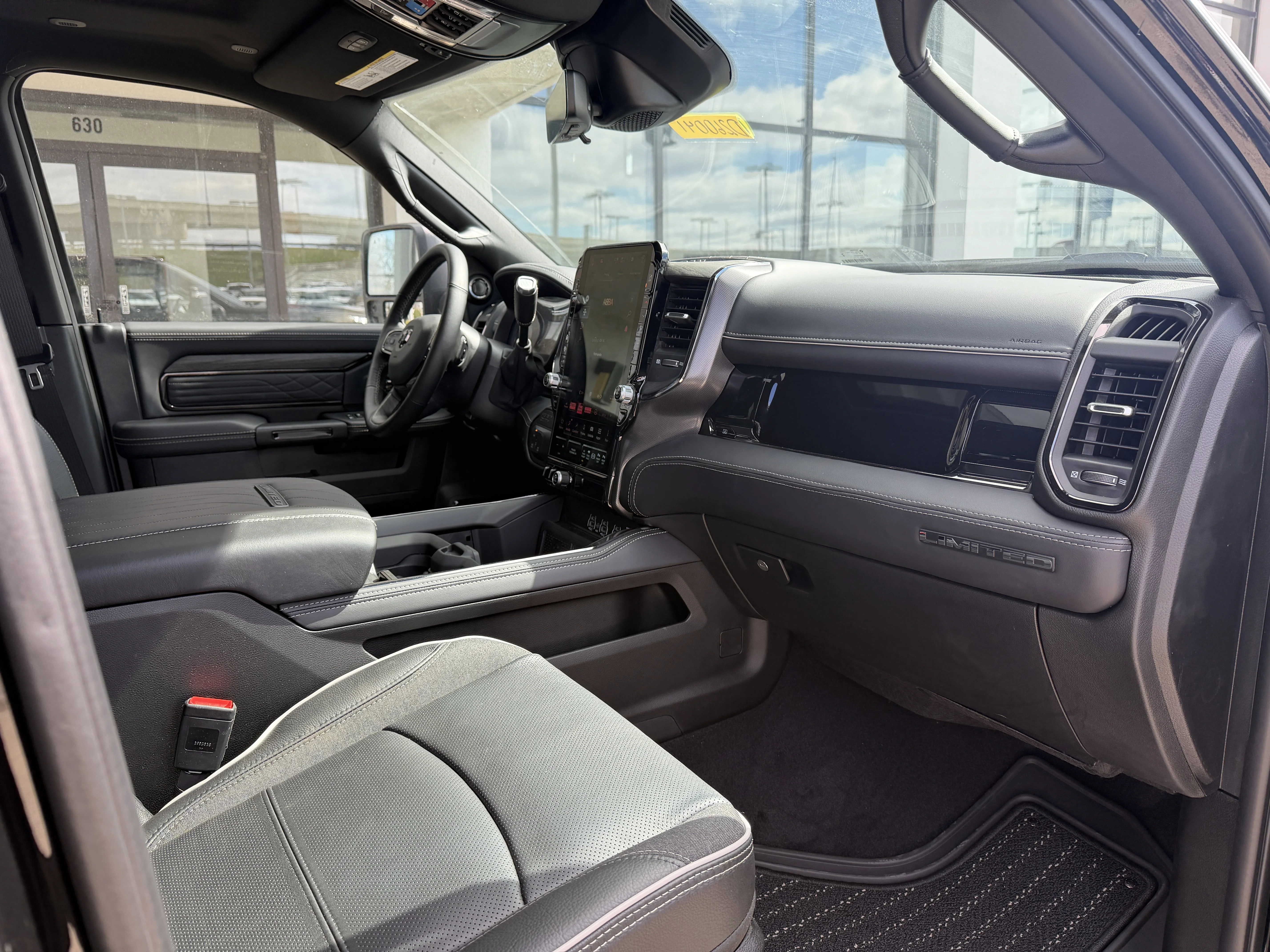 2026 RAM 2500 Limited - Photo 28