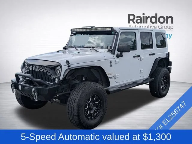 Used 2014 Bright White Clearcoat Jeep Unlimited Sahara image 3