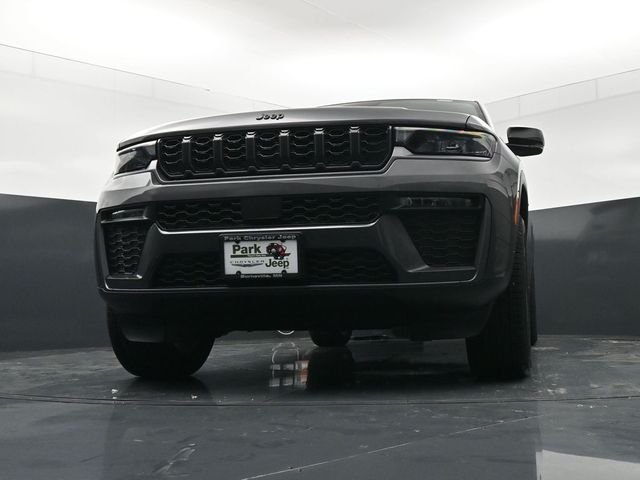 New 2026 Baltic Gray Metallic Clear-Coat Exterior Paint Jeep Limited image 19
