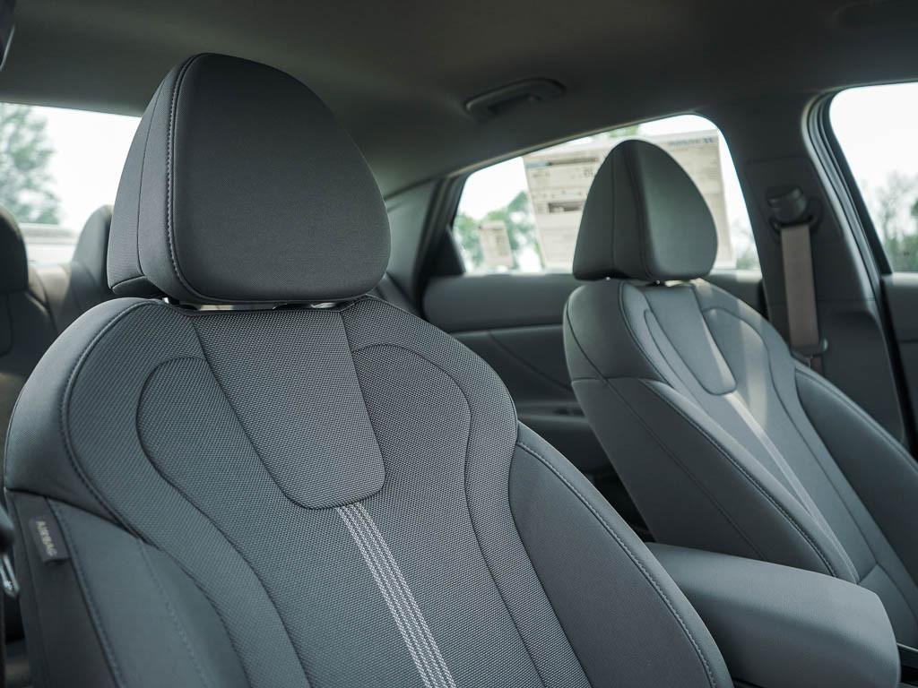 New 2026 Amazon Gray Hyundai SE Sedan FWD image 33