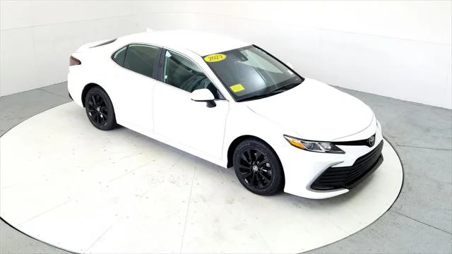 2023 Toyota Camry LE - Photo 16