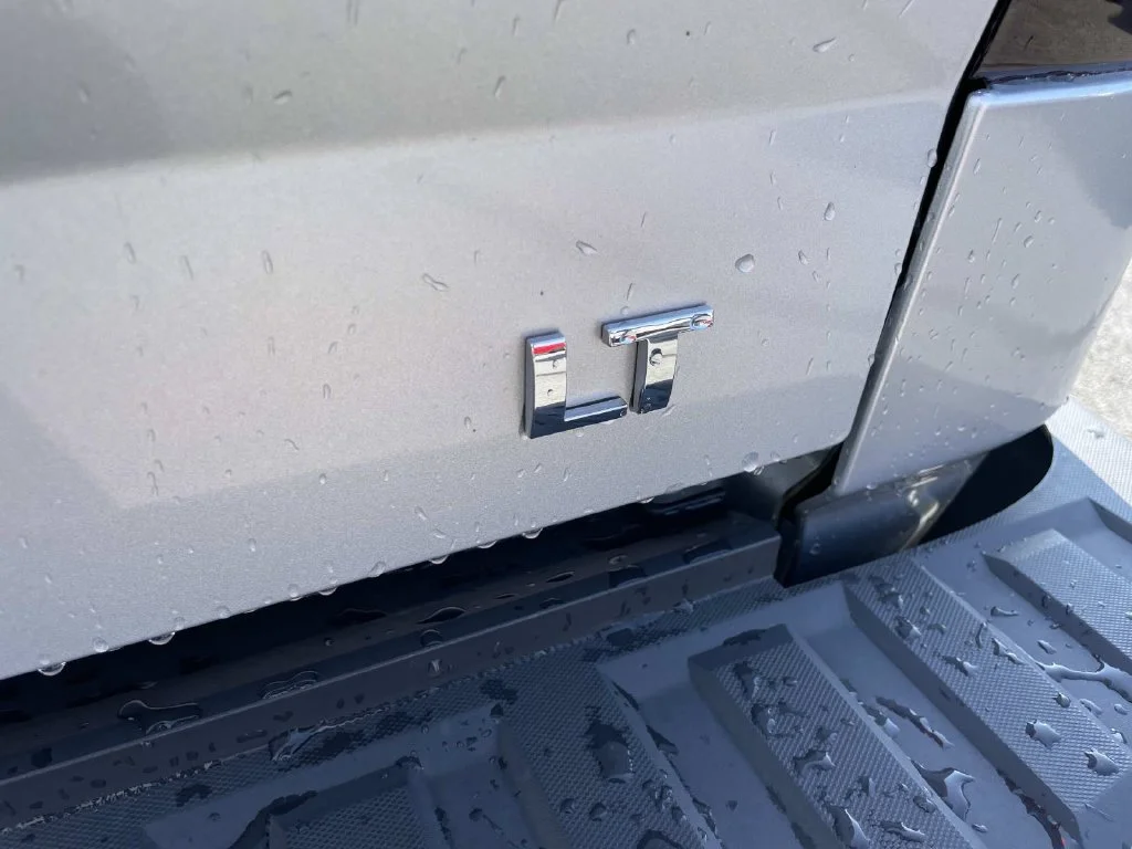 Used 2015 Silver Chevrolet LT image 21