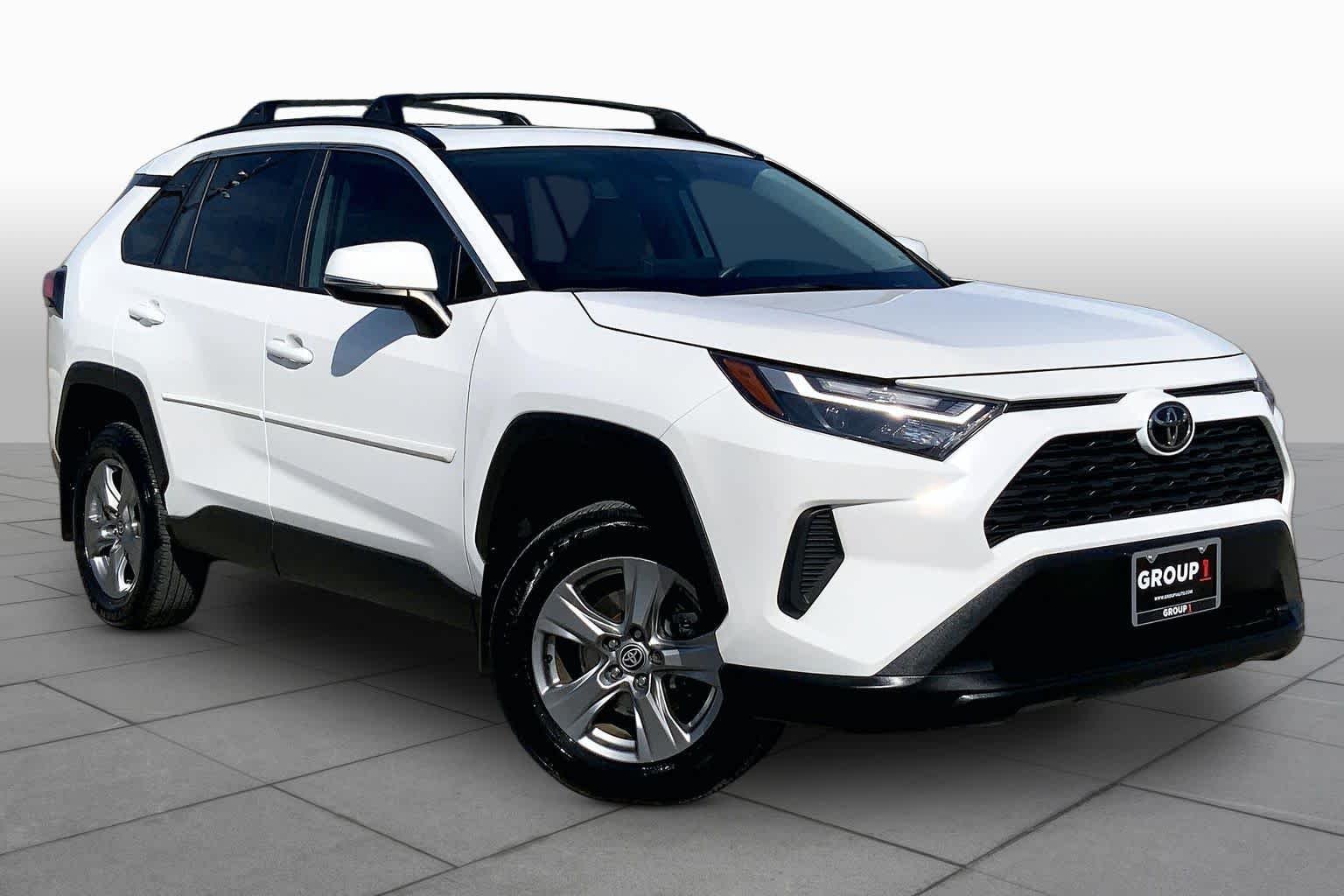 Used 2024 Ice Cap Toyota XLE image 3