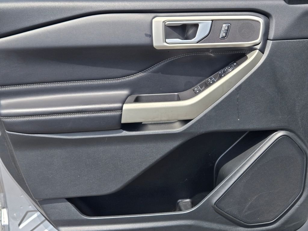 Used 2023 Silver Ford XLT image 13