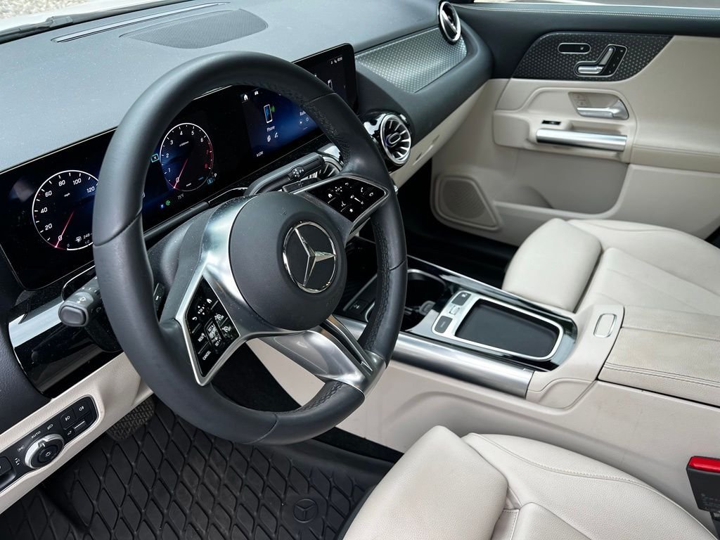 Used 2024 White Mercedes-Benz GLA 250 image 9