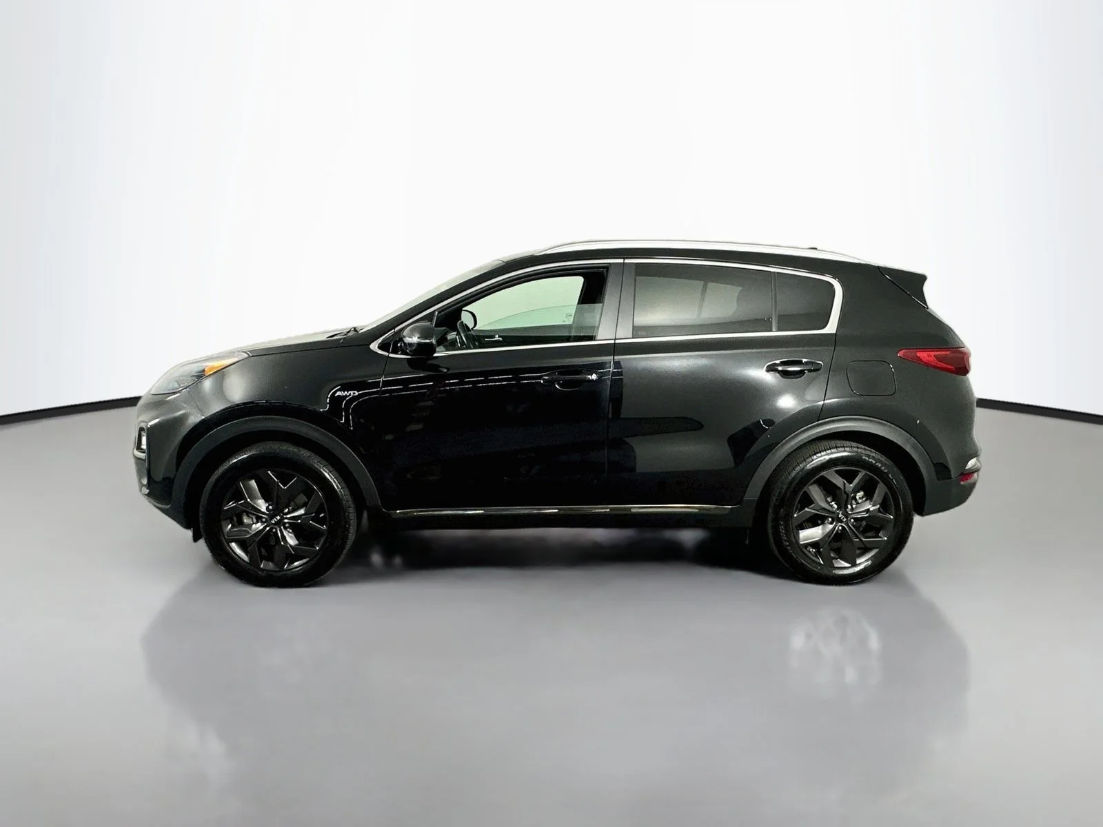 Used 2020 Black Cherry Pearl Kia S image 4