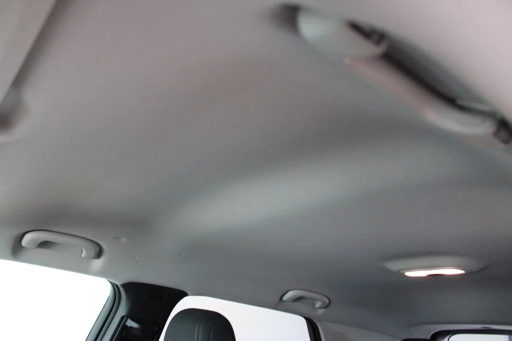 Used 2025 White Chevrolet LT image 25