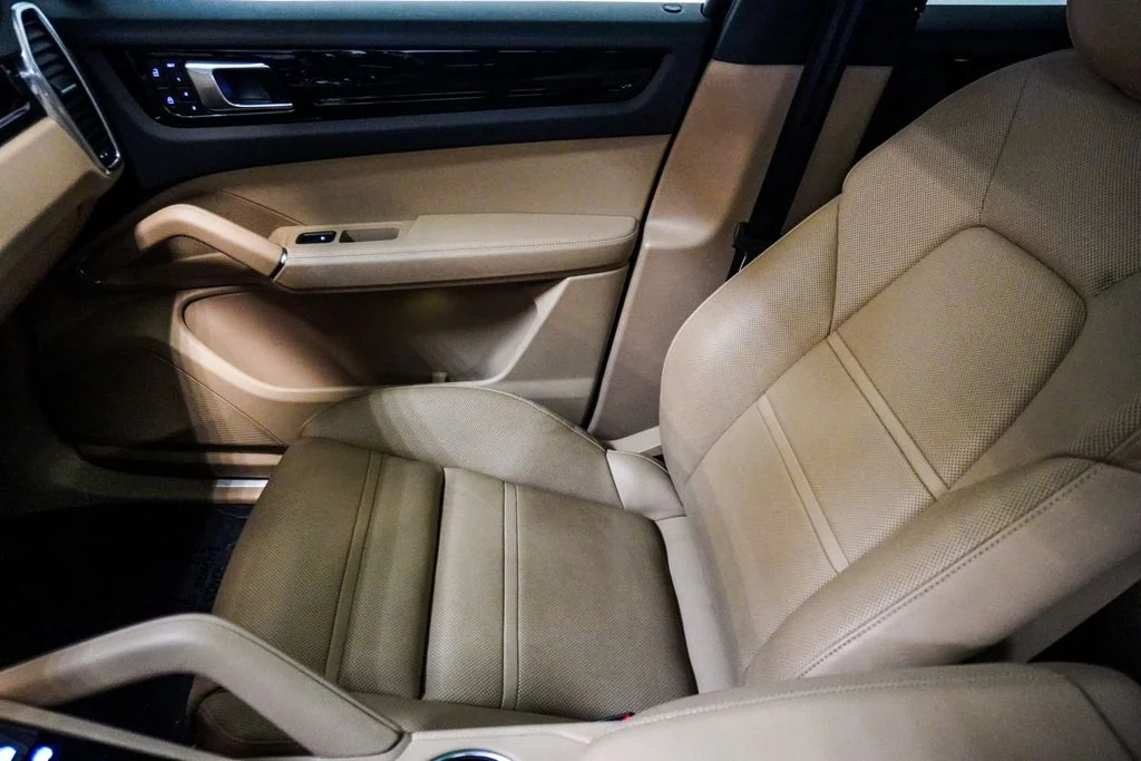 Used 2023 White Porsche Base image 30