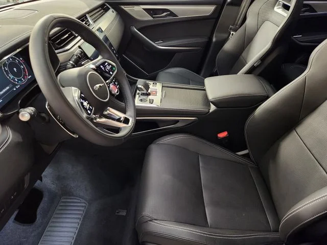 2026 Jaguar F-Pace R-Dynamic S - Photo 14