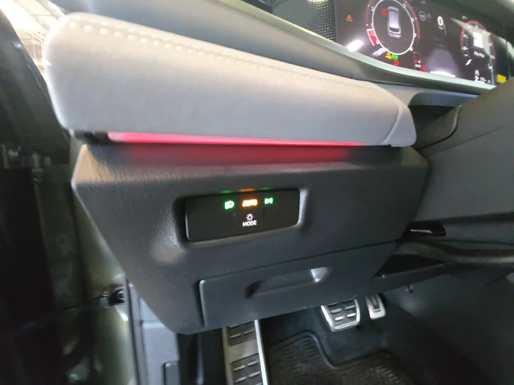 Used 2026 Green Volkswagen SE R-Line Black image 32