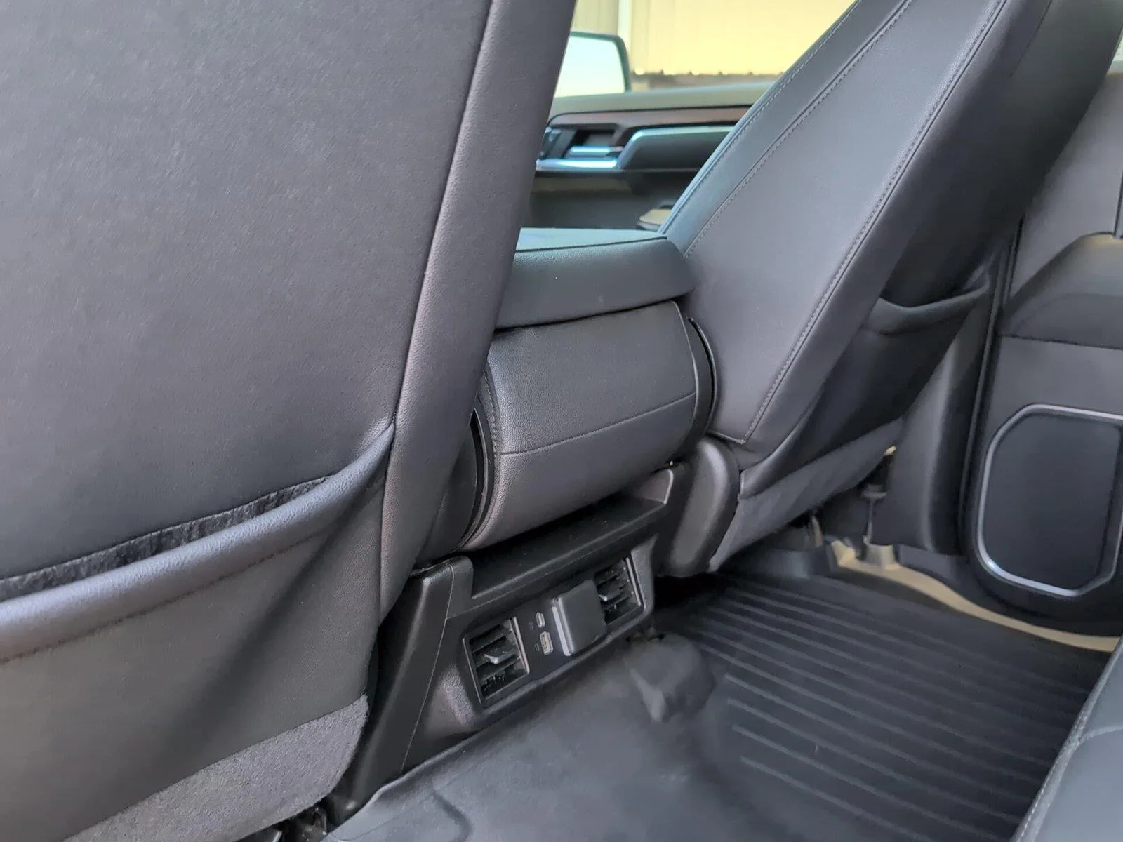 Used 2024 Sterling Metallic GMC SLT image 35