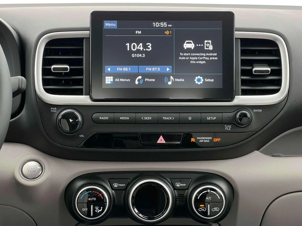 Used 2025 Ecotronic Gray Hyundai SEL image 19