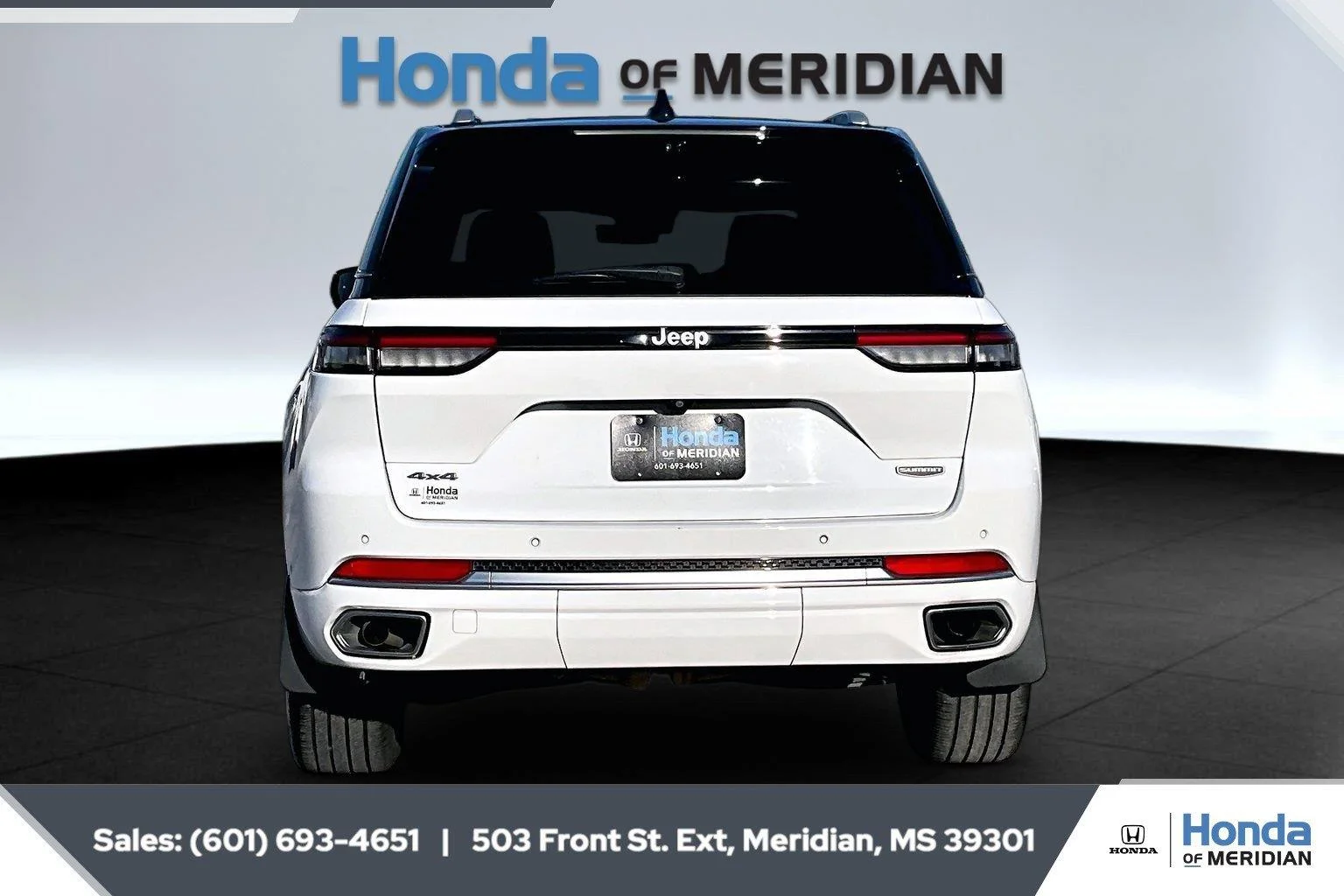 Used 2022 Bright White Clearcoat Jeep Summit Reserve image 4