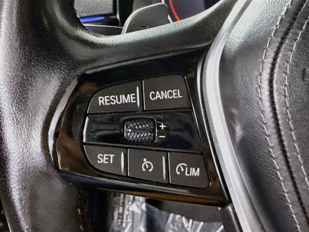 Used 2021 Dark Graphite Metallic BMW 530i image 10