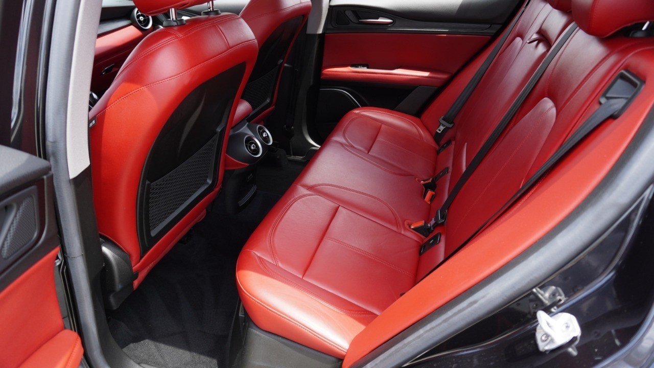 Used 2018 Black Alfa Romeo  image 31